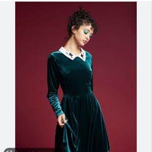 Her Universe Mickey & Minnie Emerald Green dress
